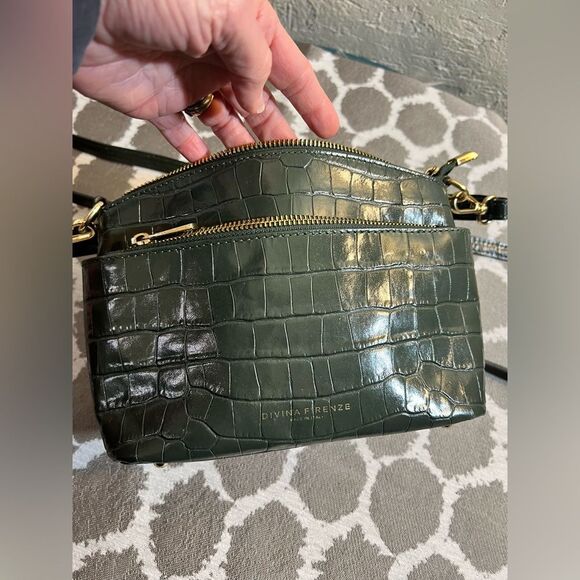 Green Croc-Embossed shoulder/ crossbody Made in Italy Divina Firenze Women's Bag - Picture 13 of 16